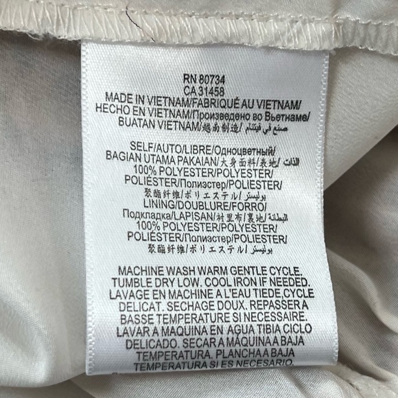 NEW BCBGeneration Chiffon Floral Spaghetti Strap V Neck Romper Colorful Size XXS - Picture 9 of 10